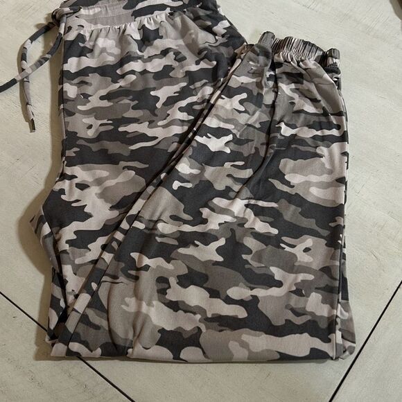 Camouflage Lounge Set M - Picture 2 of 5